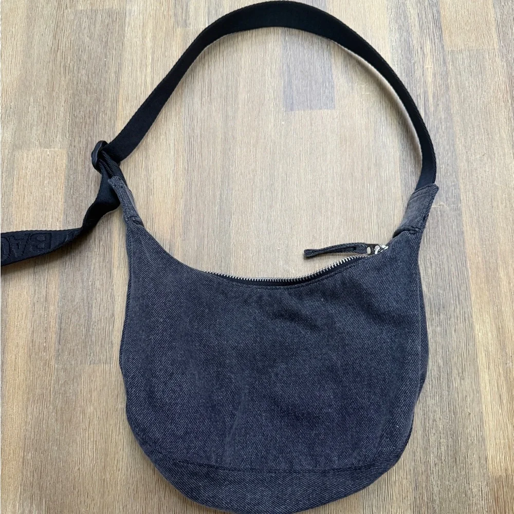 *DEADSTOCK* baggu small denim crescent - Picture 2 of 3